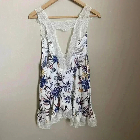 Free People Bell Flower Double-V Tunic Size Medium - Picture 7 of 11